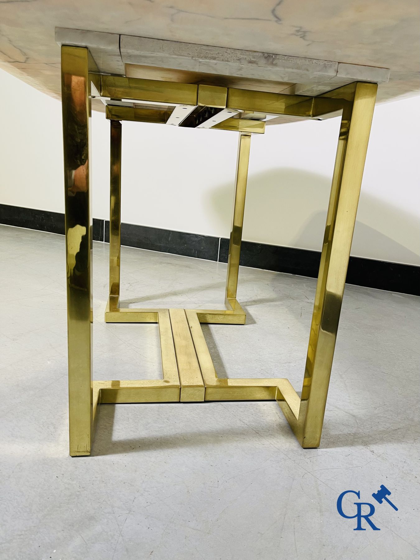 Belgo Chrom: Mooie grote eettafel met marmer blad. Periode 1980.