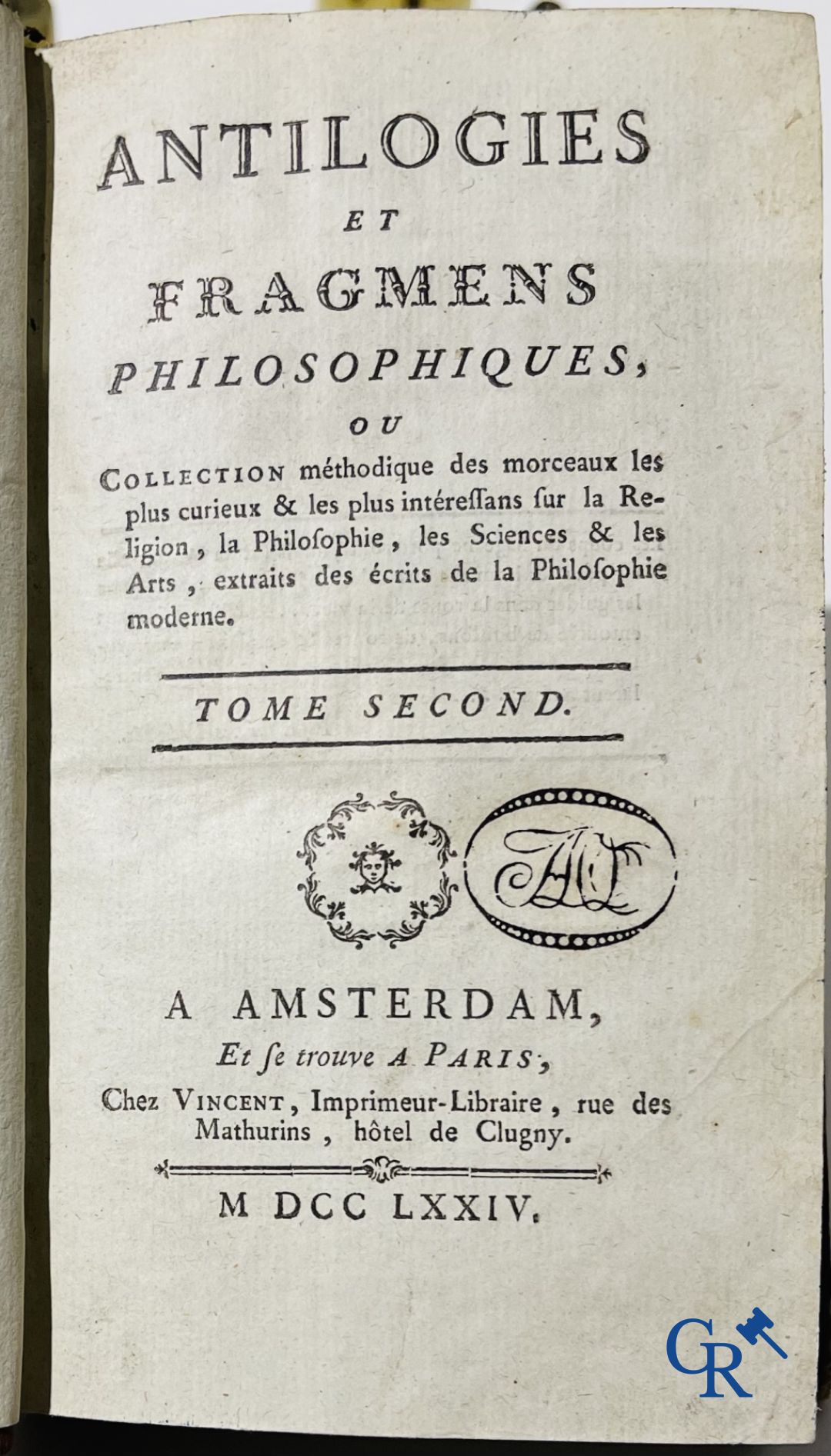 Oude boekdrukken: Abbé de Fontenay (4 volumes) 1774 en Les oeuvres de monsieur de Crébillon (3 volumes) 1754.
