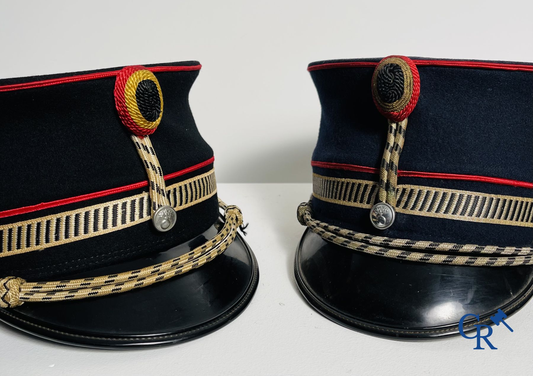 Burgerwacht België (1830 - 1914). Kepie van de Garde Civique en 3 kepies van de Belgische politie/gendarmerie.