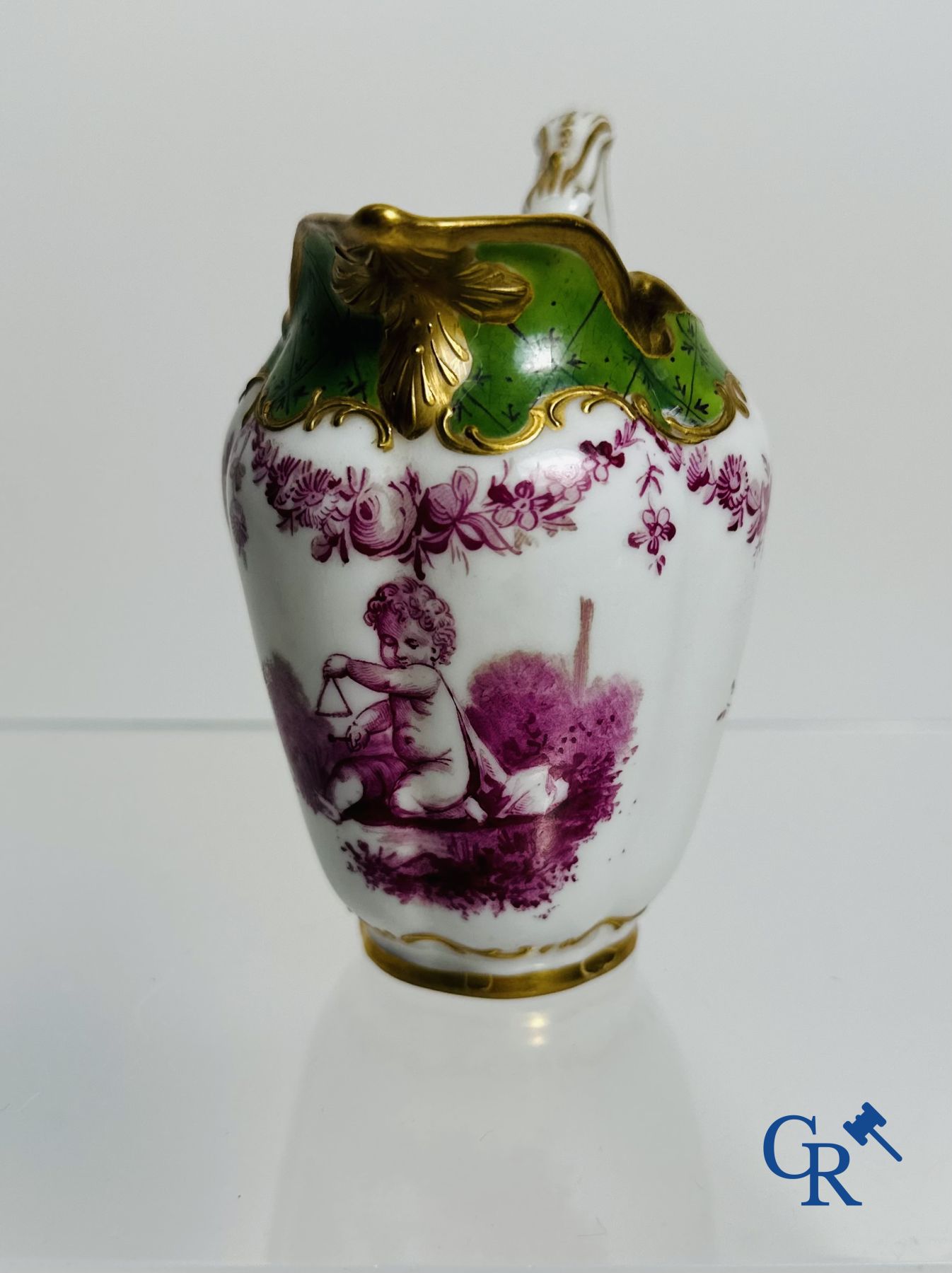 5-piece tableware so-called "egoist"  in multi-coloured decorated and raised decorated and gilded porcelain. 19th century.