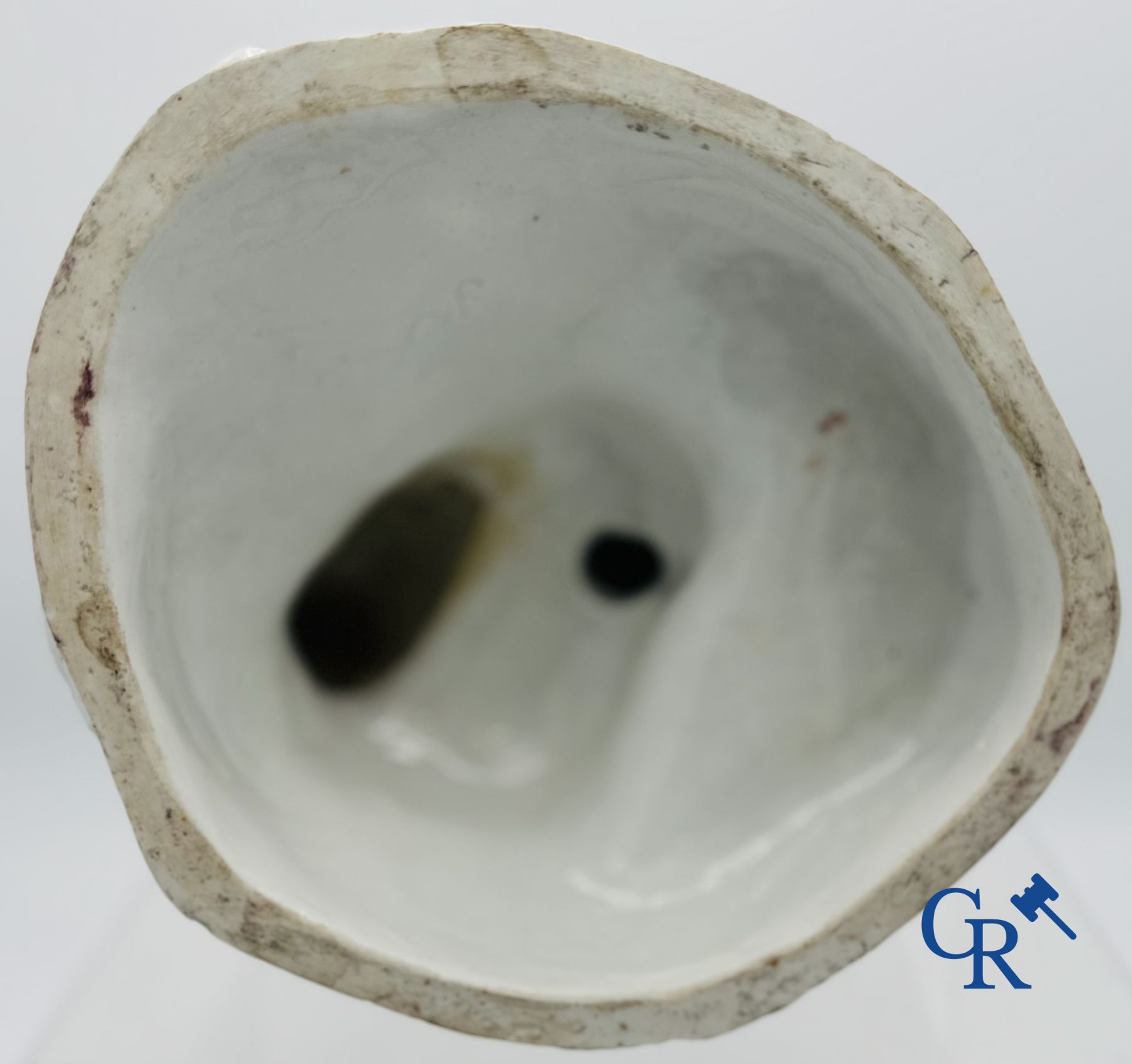 Meissen, 18th century. Group in fine porcelain depicting a couple in love.