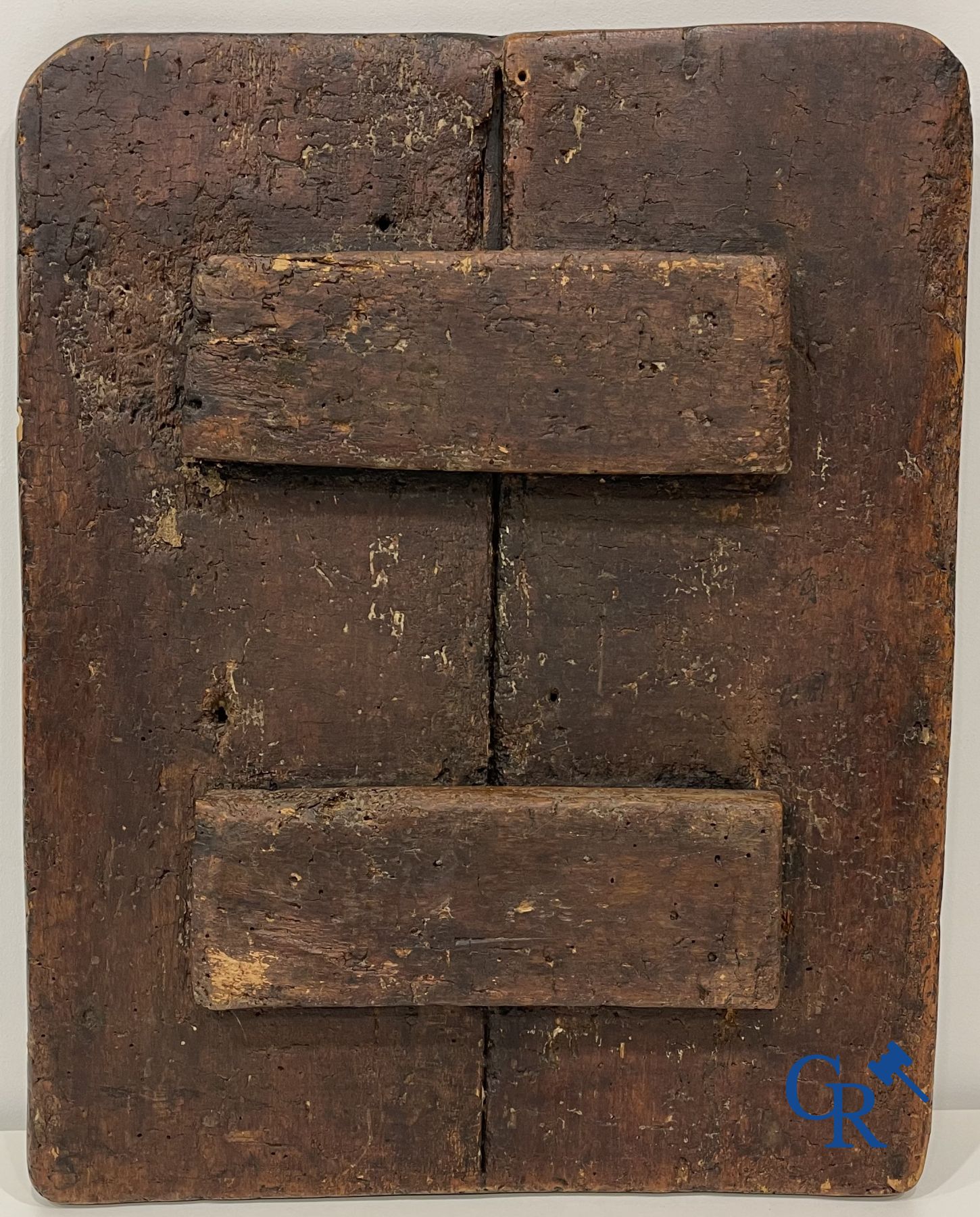 2 ikonen: Christus Pantocrator en Sint Joris te paard.