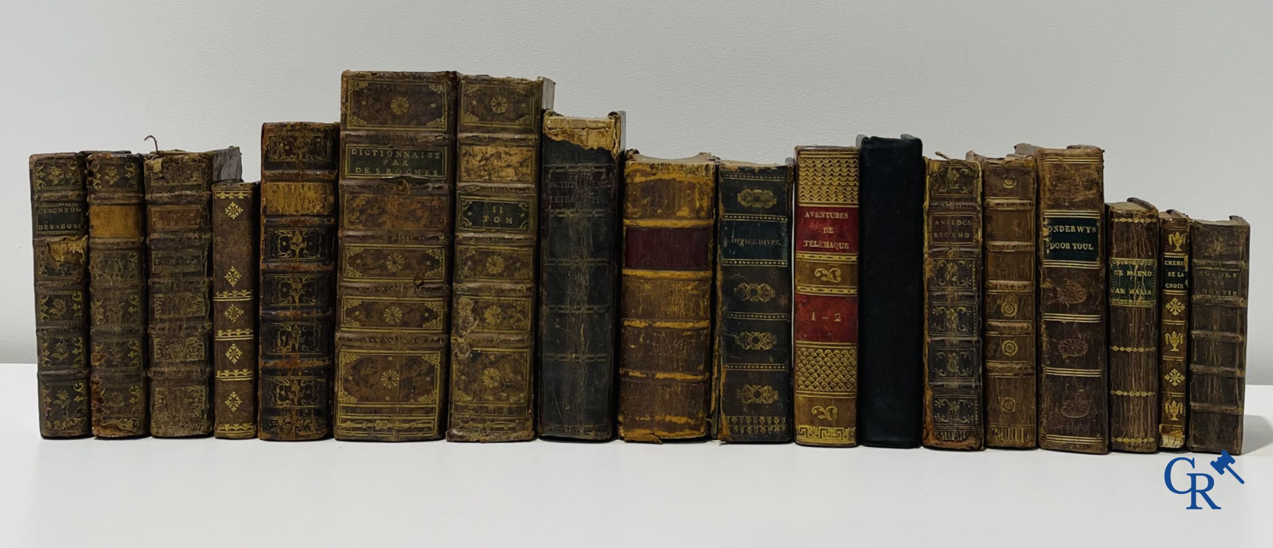 Oude boekdrukken: Een interessant kavel met diverse antieke boeken. 17e-18e-19de eeuw. (18 volumes)