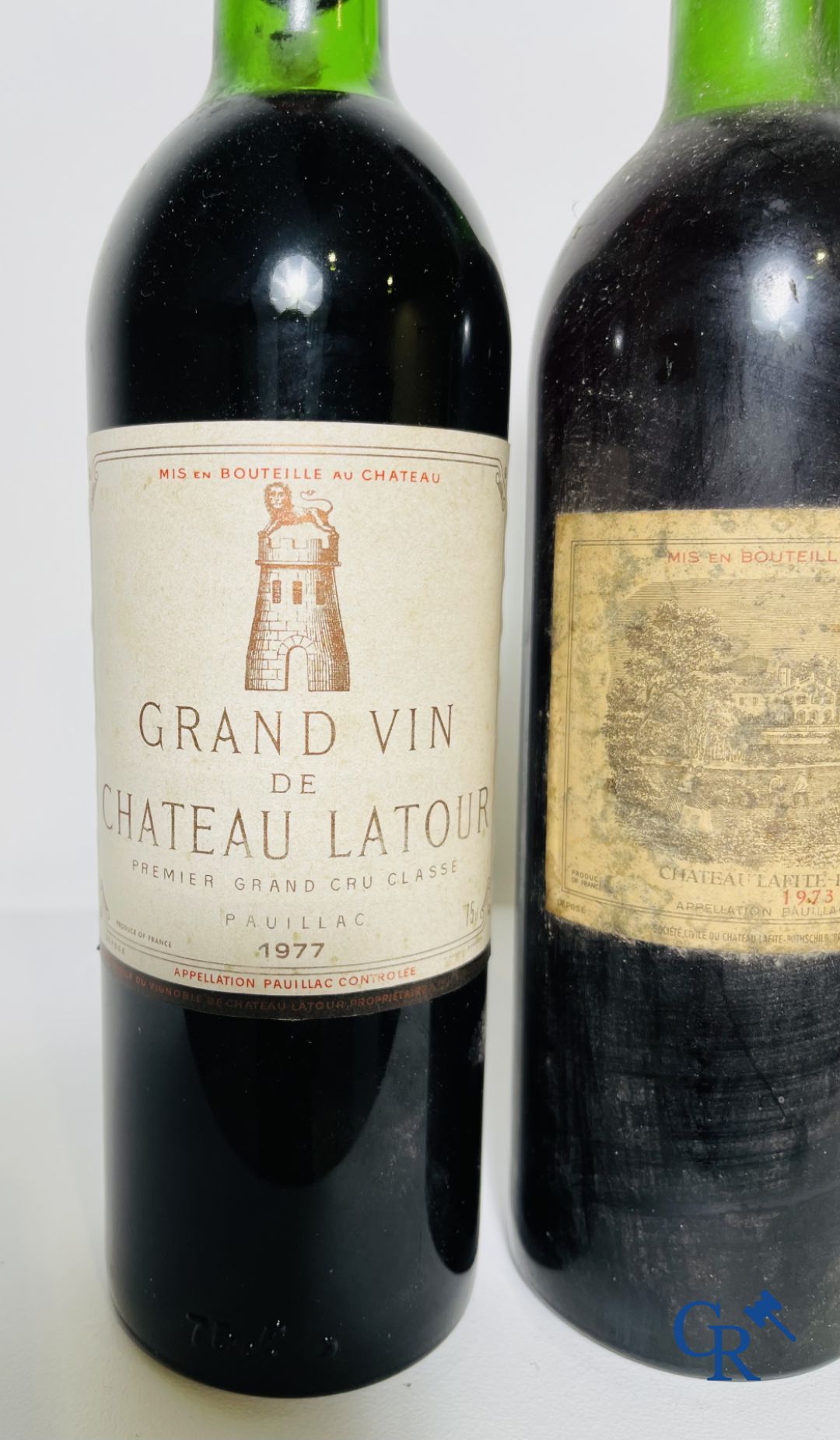 Wijnen. Bordeaux. Château Latour 1977 en Château Lafite Rothschild 1973.