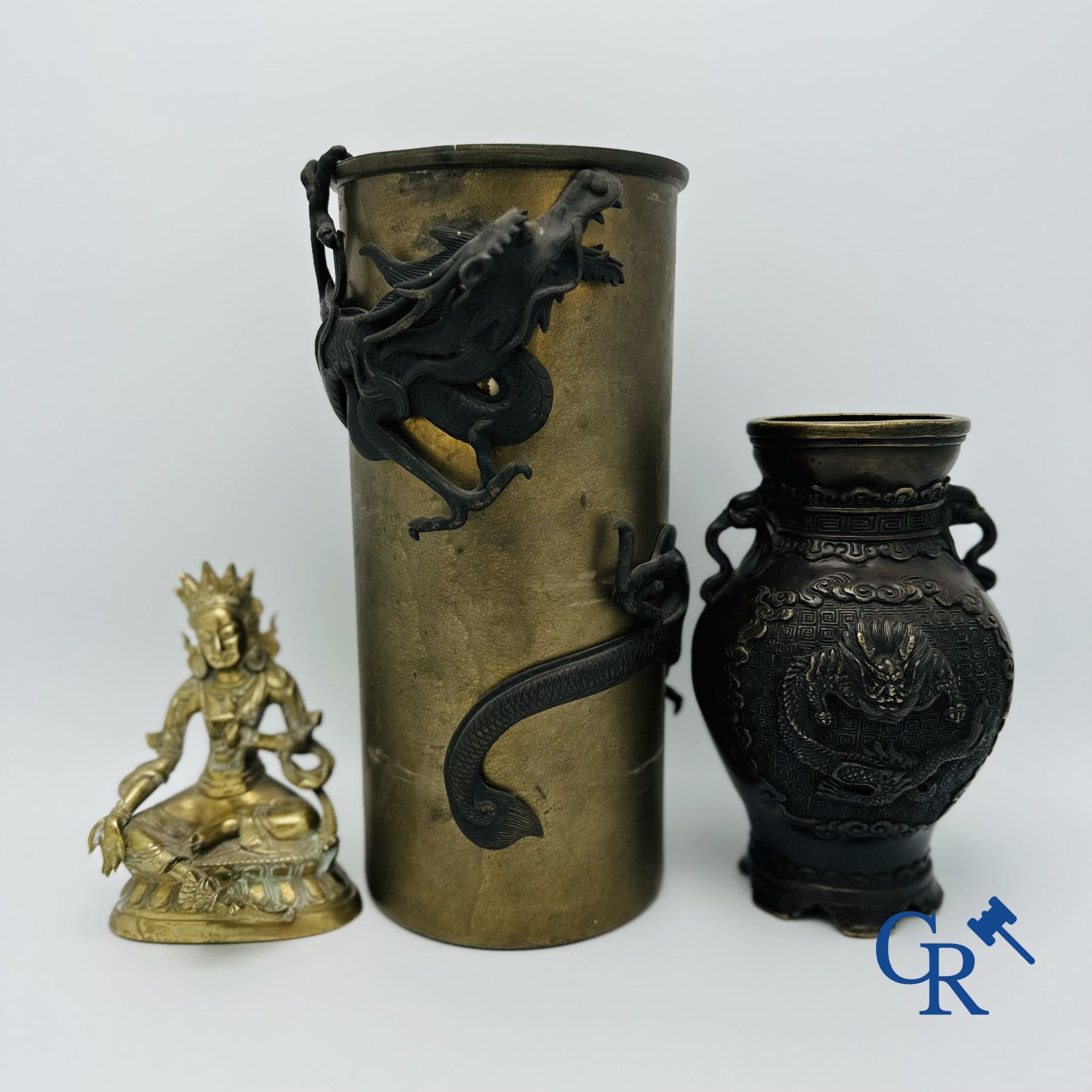 Chine: 3 Chinese bronzen objecten.