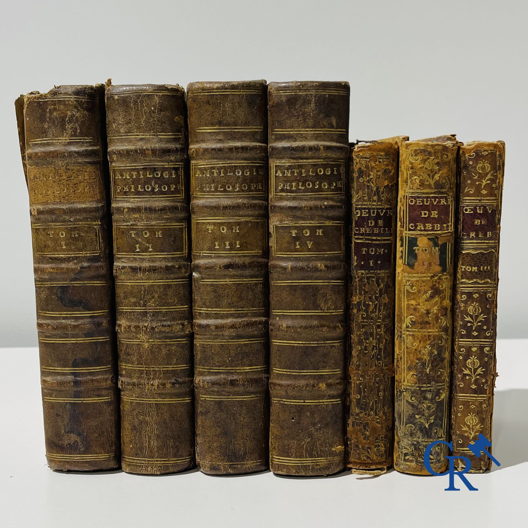 Oude boekdrukken: Abbé de Fontenay (4 volumes) 1774 en Les oeuvres de monsieur de Crébillon (3 volumes) 1754.
