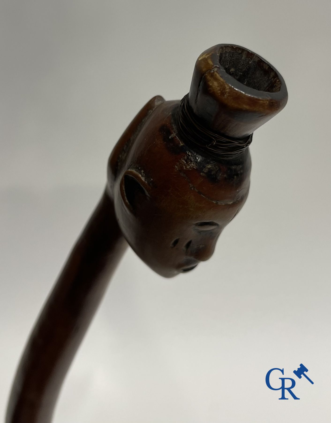 Afrikaanse kunst: Een gesculpteerde houten staf.