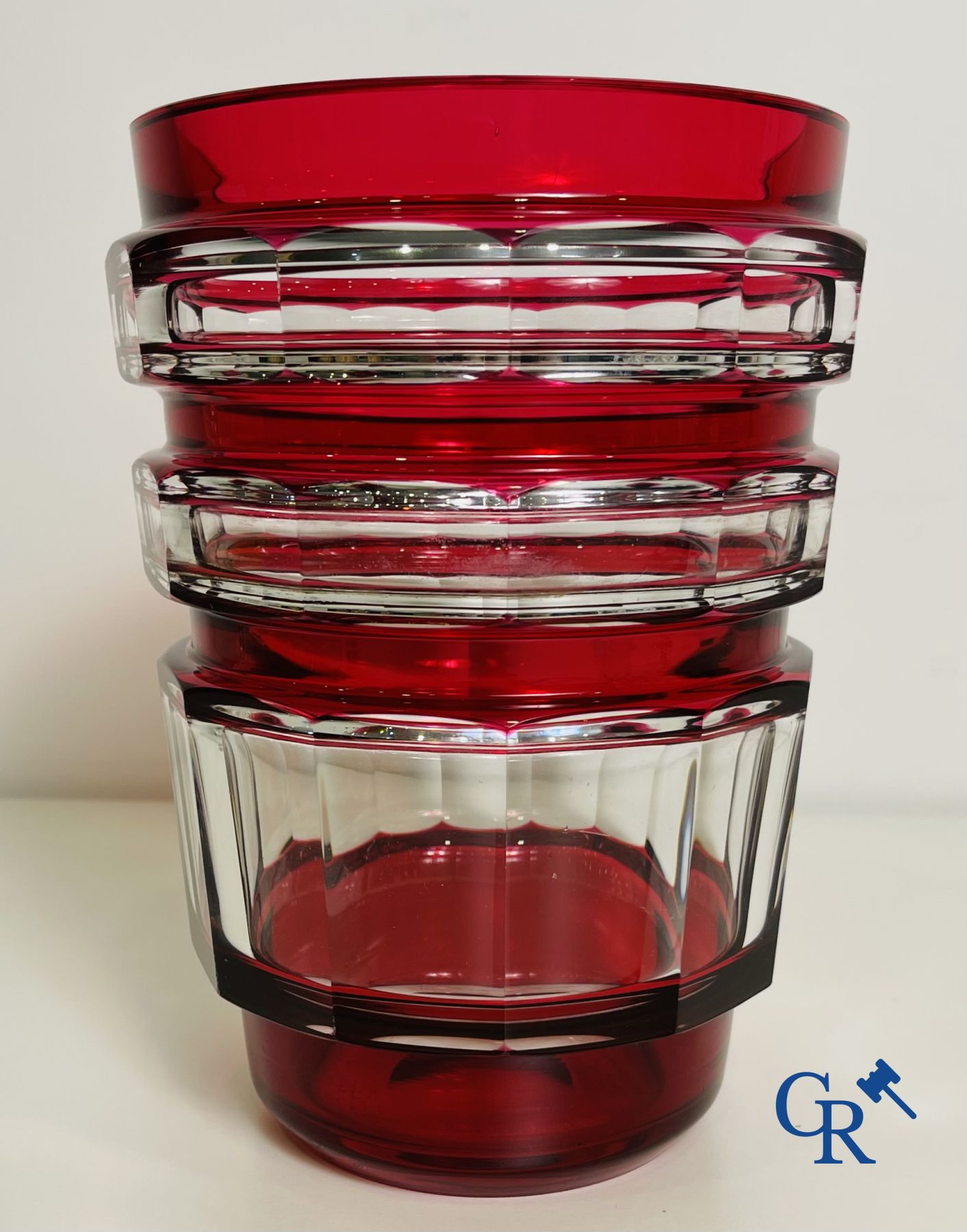 Val Saint Lambert: 6 waterglazen Metternich, 2 rose waterglazen Danse de flore en een Art deco vaas.