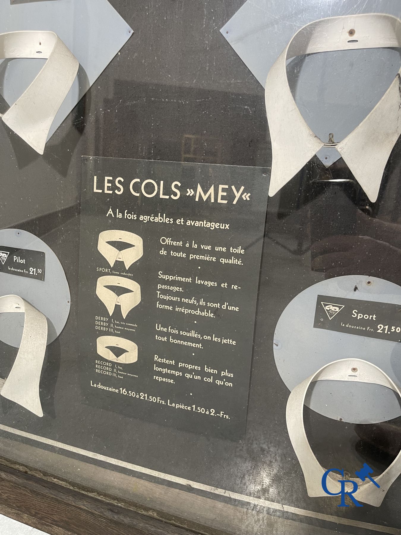 Publiciteit: Publiciteitsvitrine jaren '30 - '40.