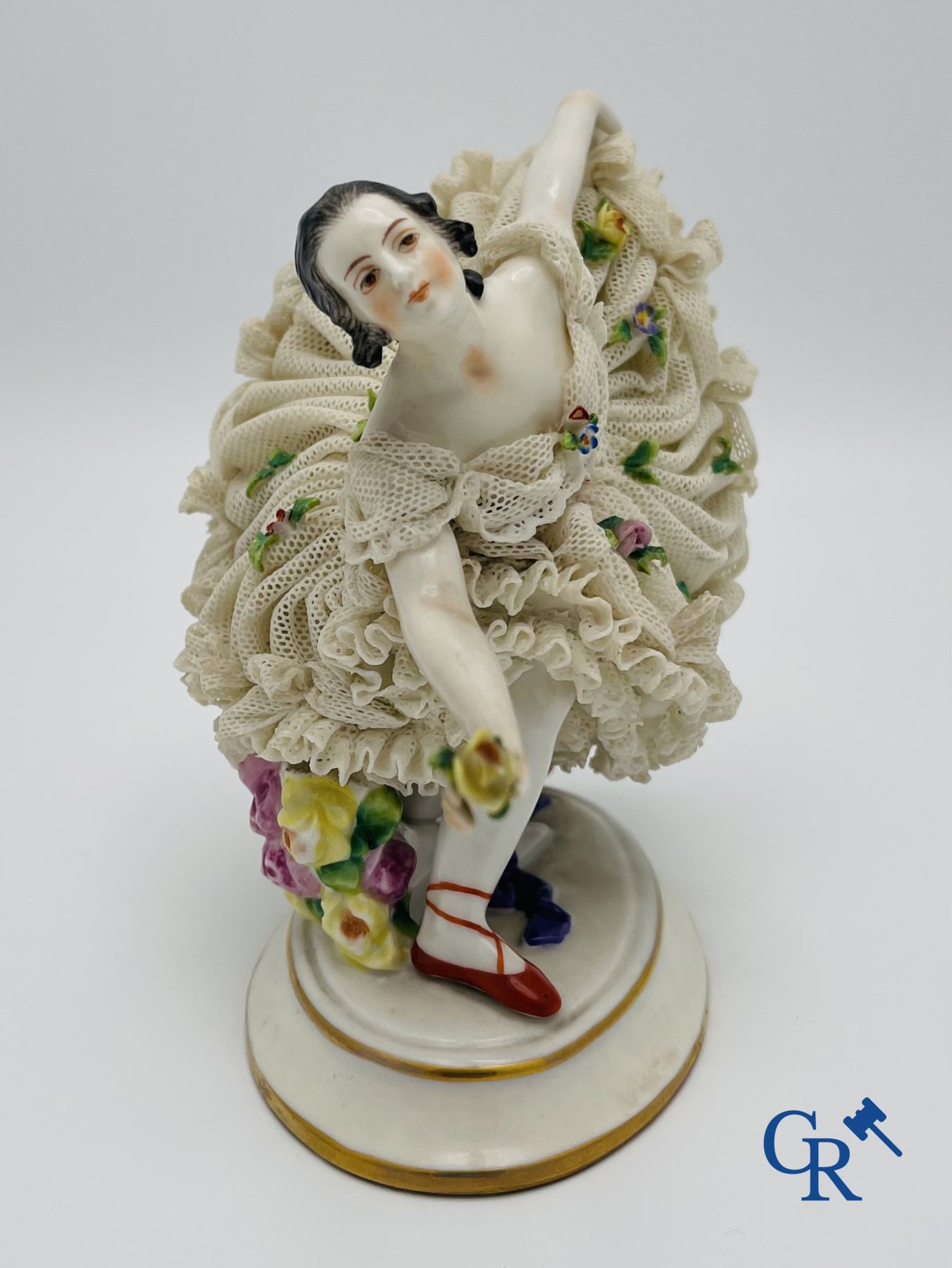 Volkstedt Rudolstadt: 3 dancers in fine porcelain, lace porcelain.