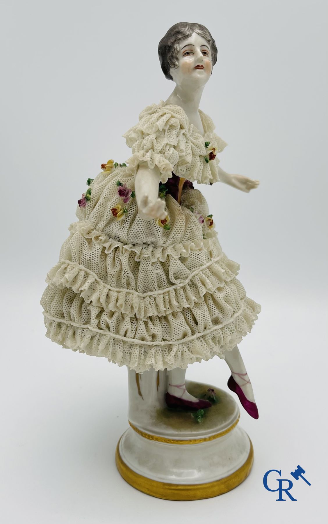 Volkstedt Rudolstadt: 3 dancers in fine porcelain, lace porcelain.