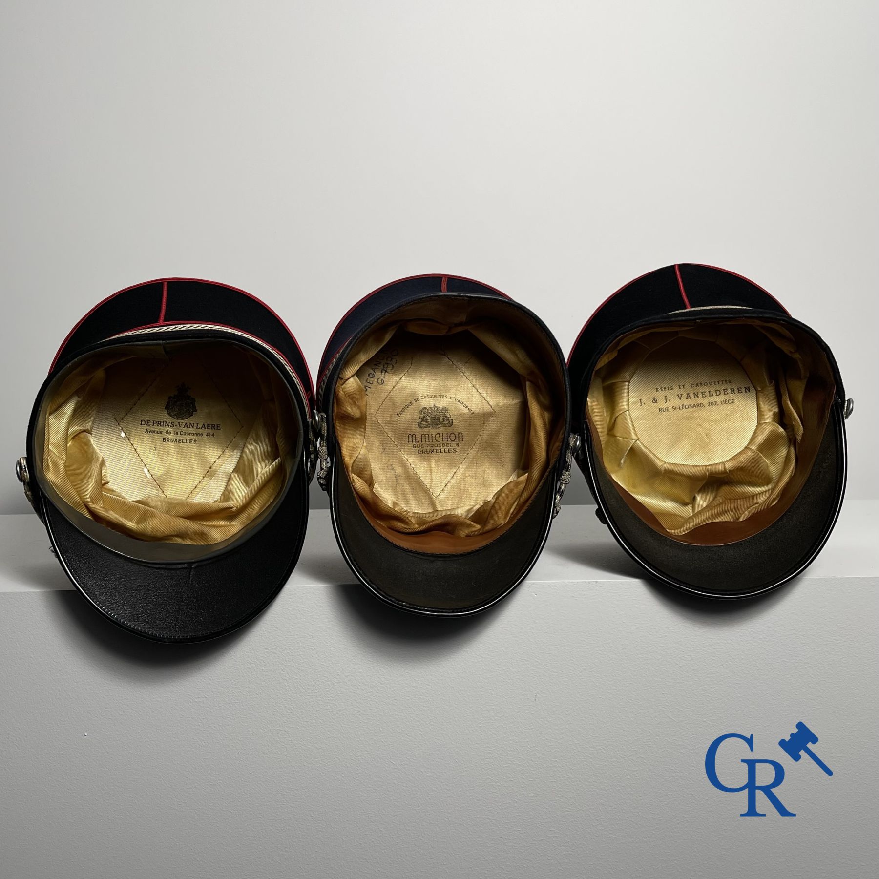 Burgerwacht België (1830 - 1914). Kepie van de Garde Civique en 3 kepies van de Belgische politie/gendarmerie.