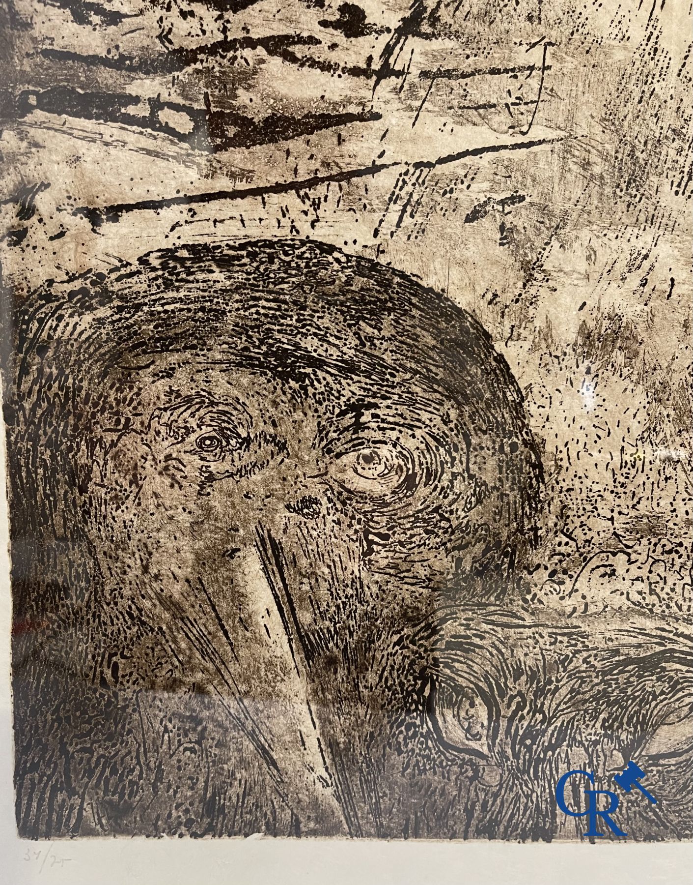 Een kavel van 2 églomisé schilderijen, een werk van Anto Diez en een onleesbaar gesigneerd werk.