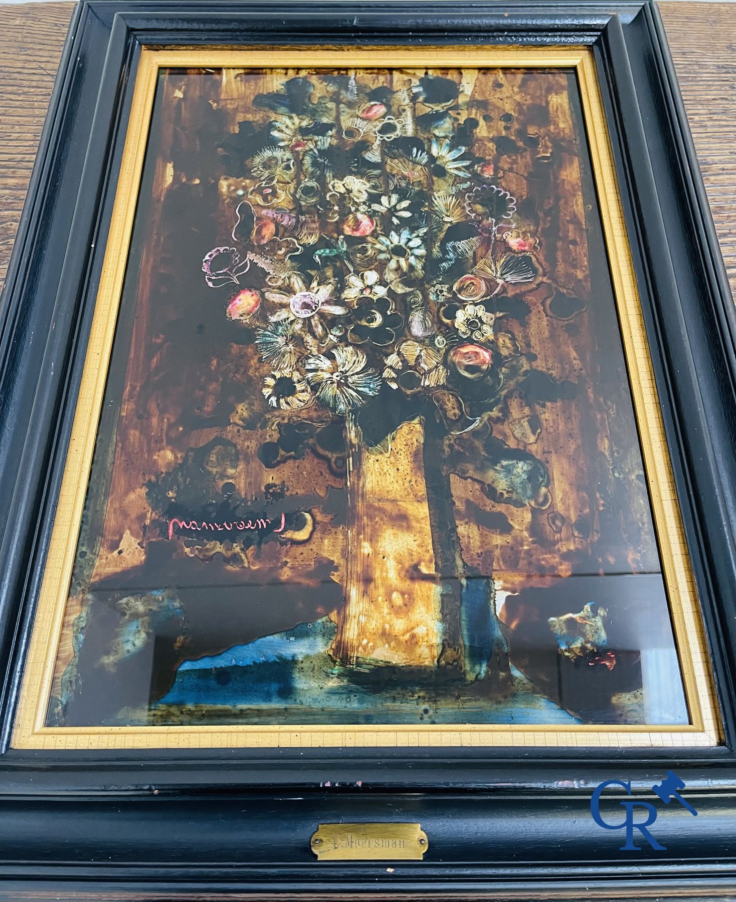 Een kavel van 2 églomisé schilderijen, een werk van Anto Diez en een onleesbaar gesigneerd werk.