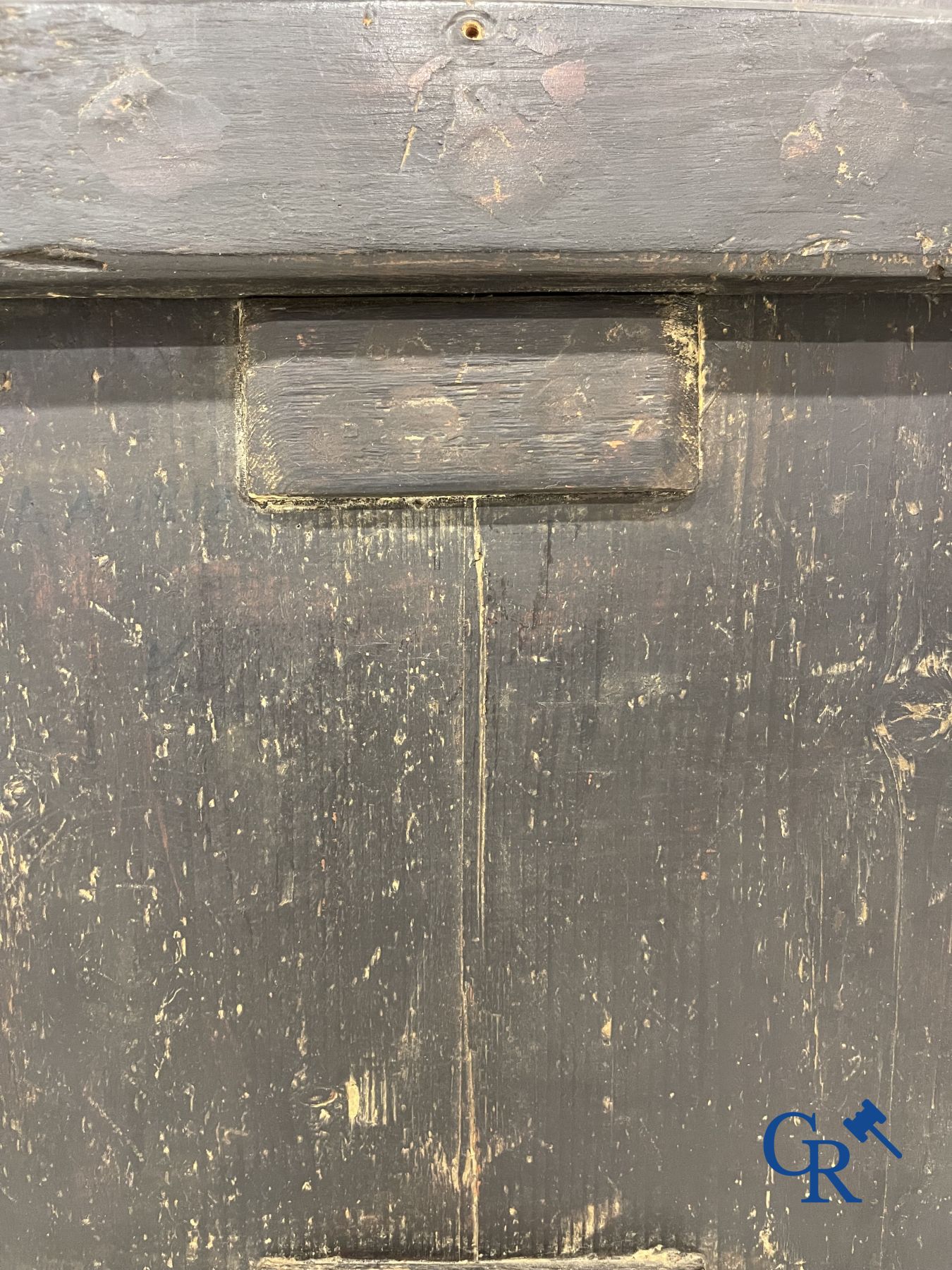 2 ikonen: Christus Pantocrator en Sint Joris te paard.