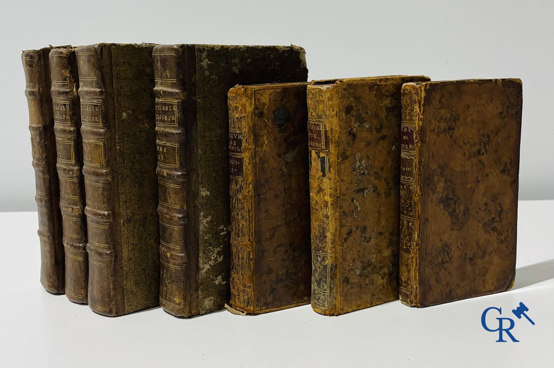 Oude boekdrukken: Abbé de Fontenay (4 volumes) 1774 en Les oeuvres de monsieur de Crébillon (3 volumes) 1754.