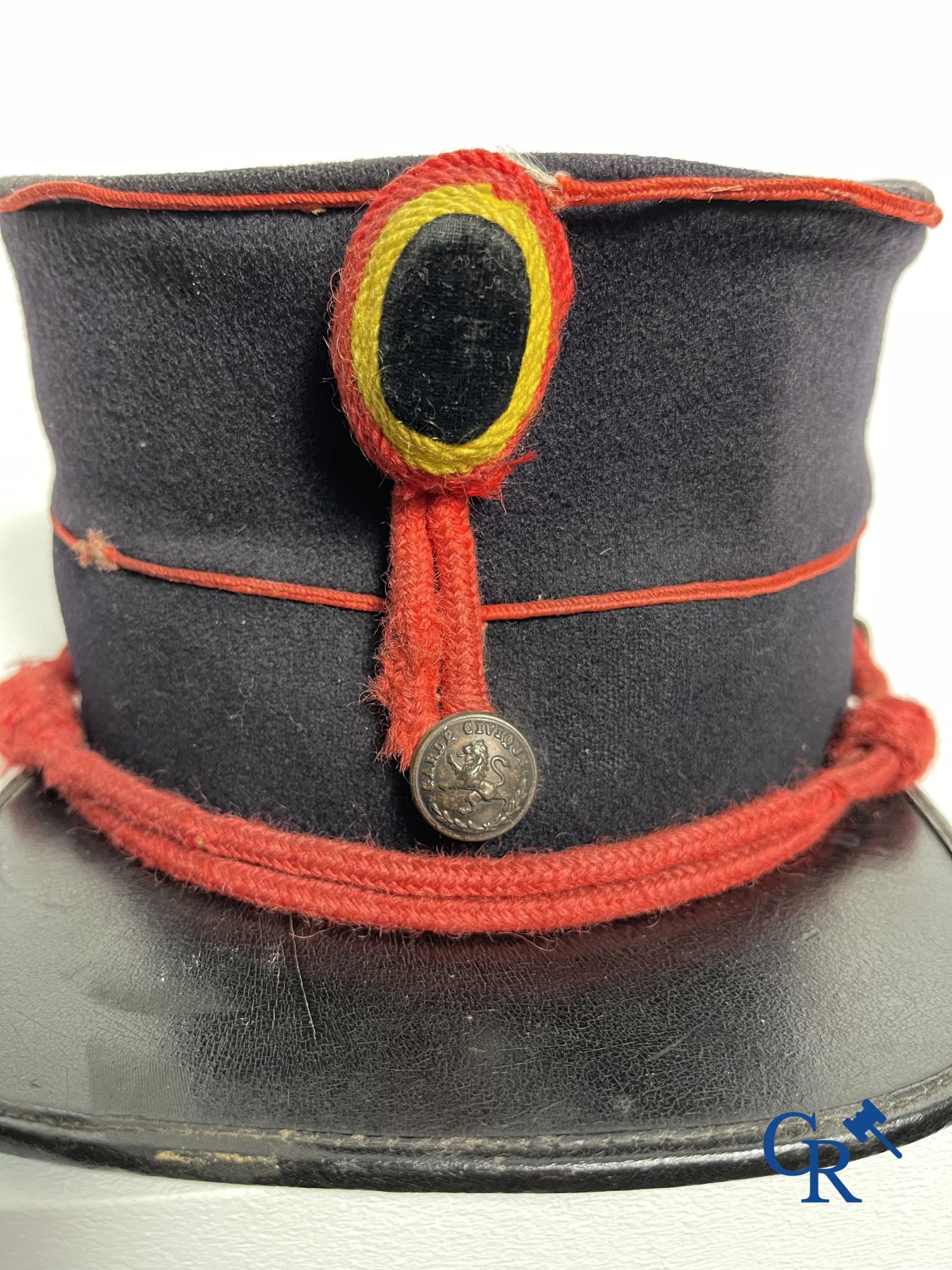 Burgerwacht België (1830 - 1914). Kepie van de Garde Civique en 3 kepies van de Belgische politie/gendarmerie.