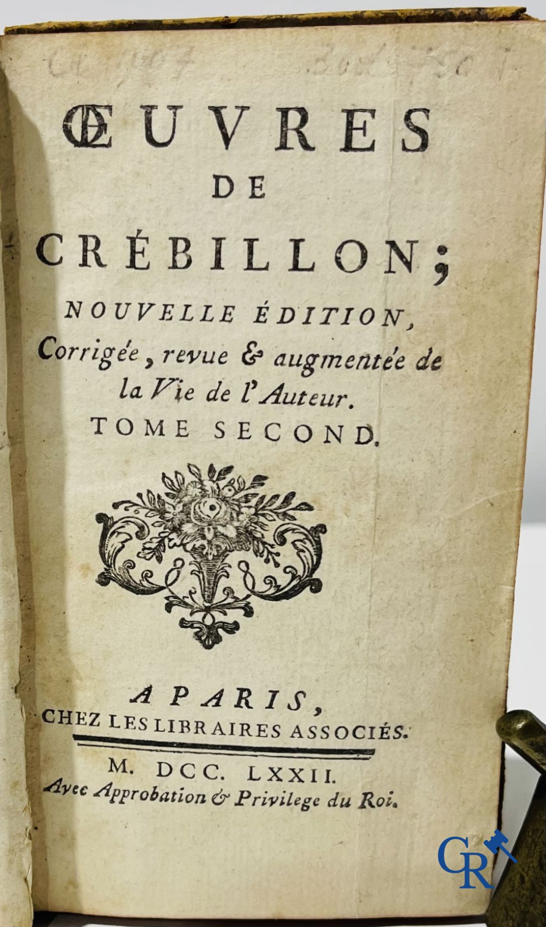 Oude boekdrukken: Abbé de Fontenay (4 volumes) 1774 en Les oeuvres de monsieur de Crébillon (3 volumes) 1754.