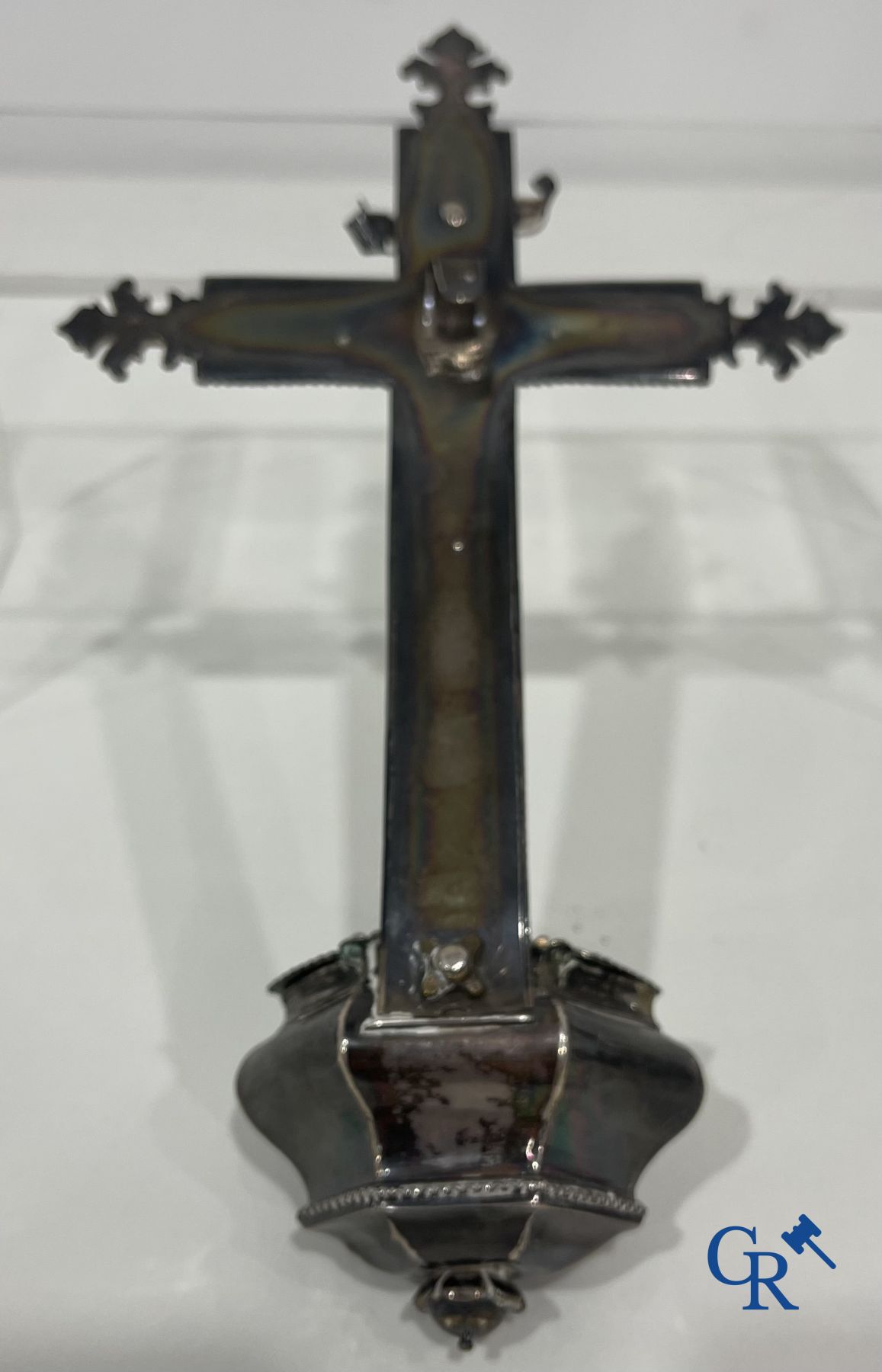 A lot of 9 pieces of various religious objects in silver. 18th-19th century