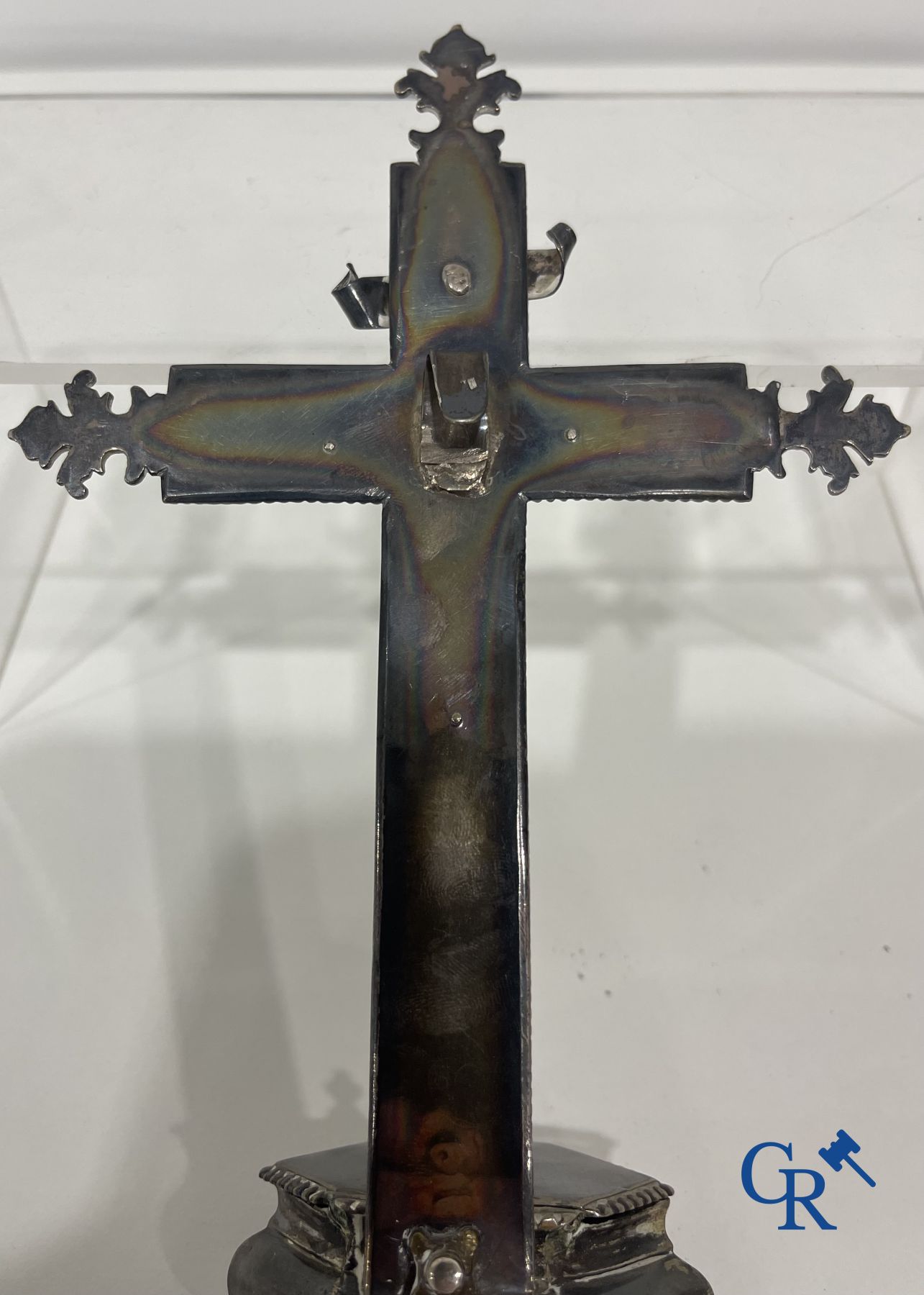 A lot of 9 pieces of various religious objects in silver. 18th-19th century