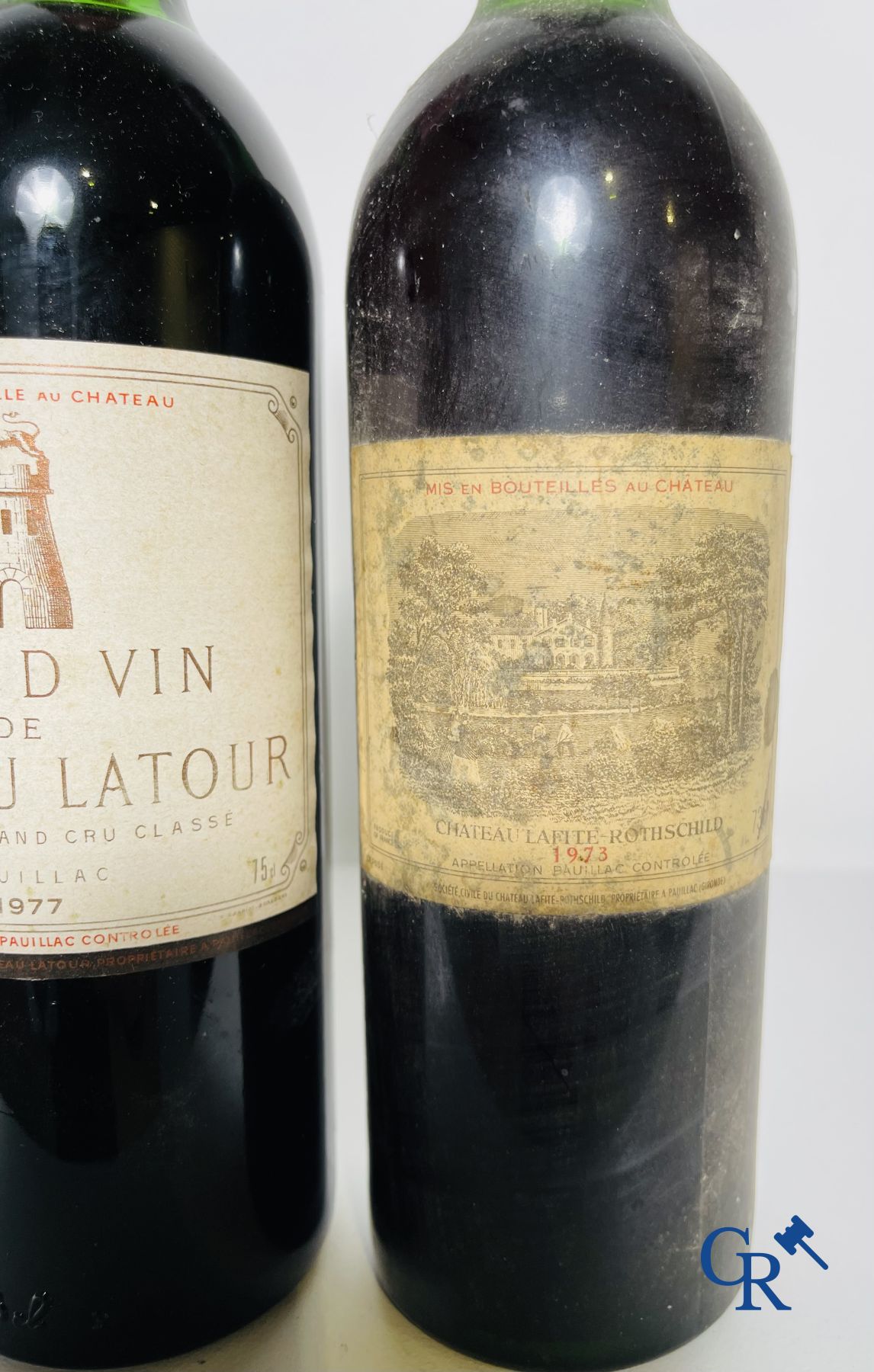 Wijnen. Bordeaux. Château Latour 1977 en Château Lafite Rothschild 1973.