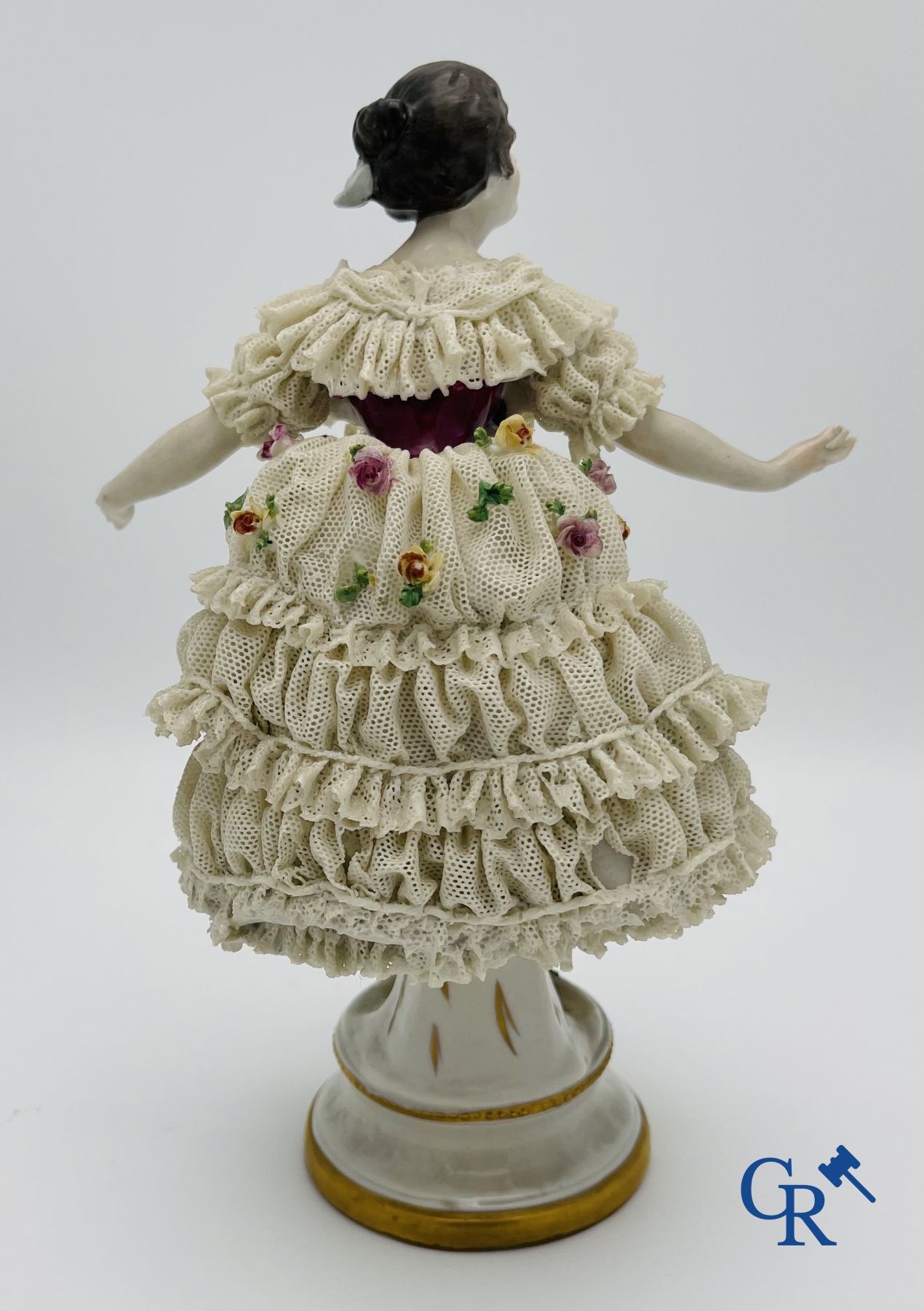 Volkstedt Rudolstadt: 3 dancers in fine porcelain, lace porcelain.