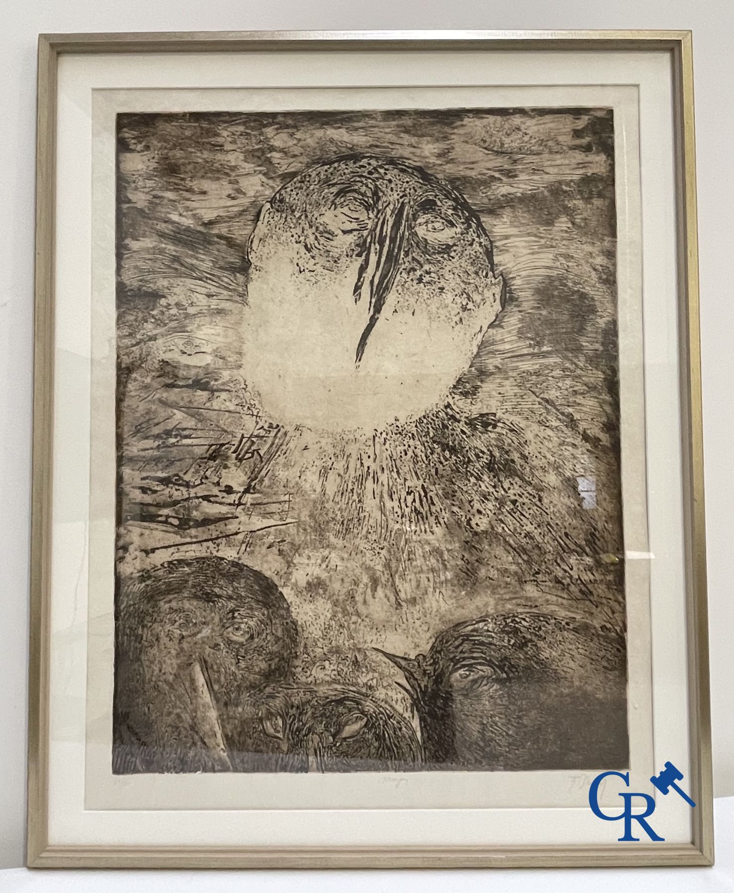 Een kavel van 2 églomisé schilderijen, een werk van Anto Diez en een onleesbaar gesigneerd werk.