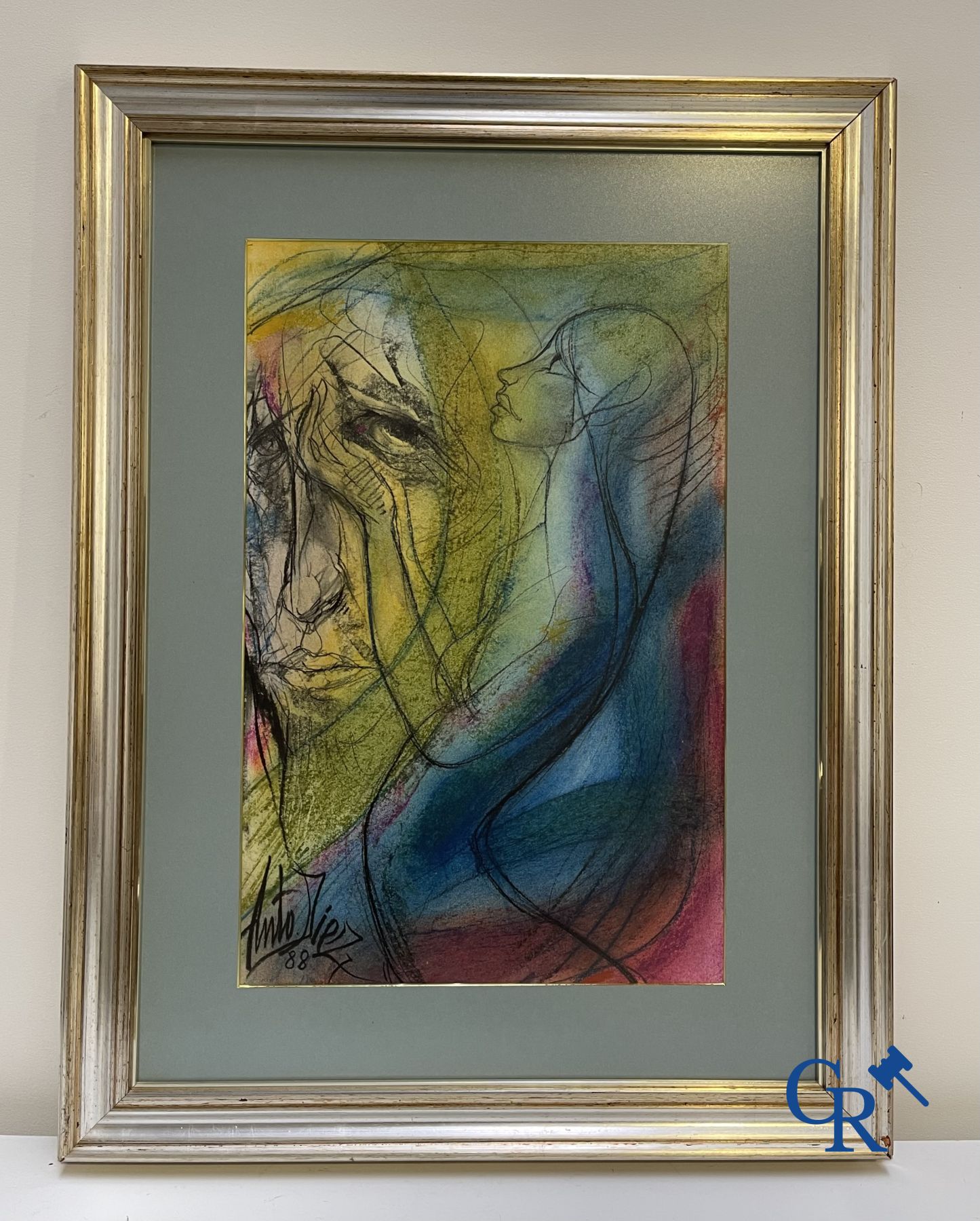 Een kavel van 2 églomisé schilderijen, een werk van Anto Diez en een onleesbaar gesigneerd werk.