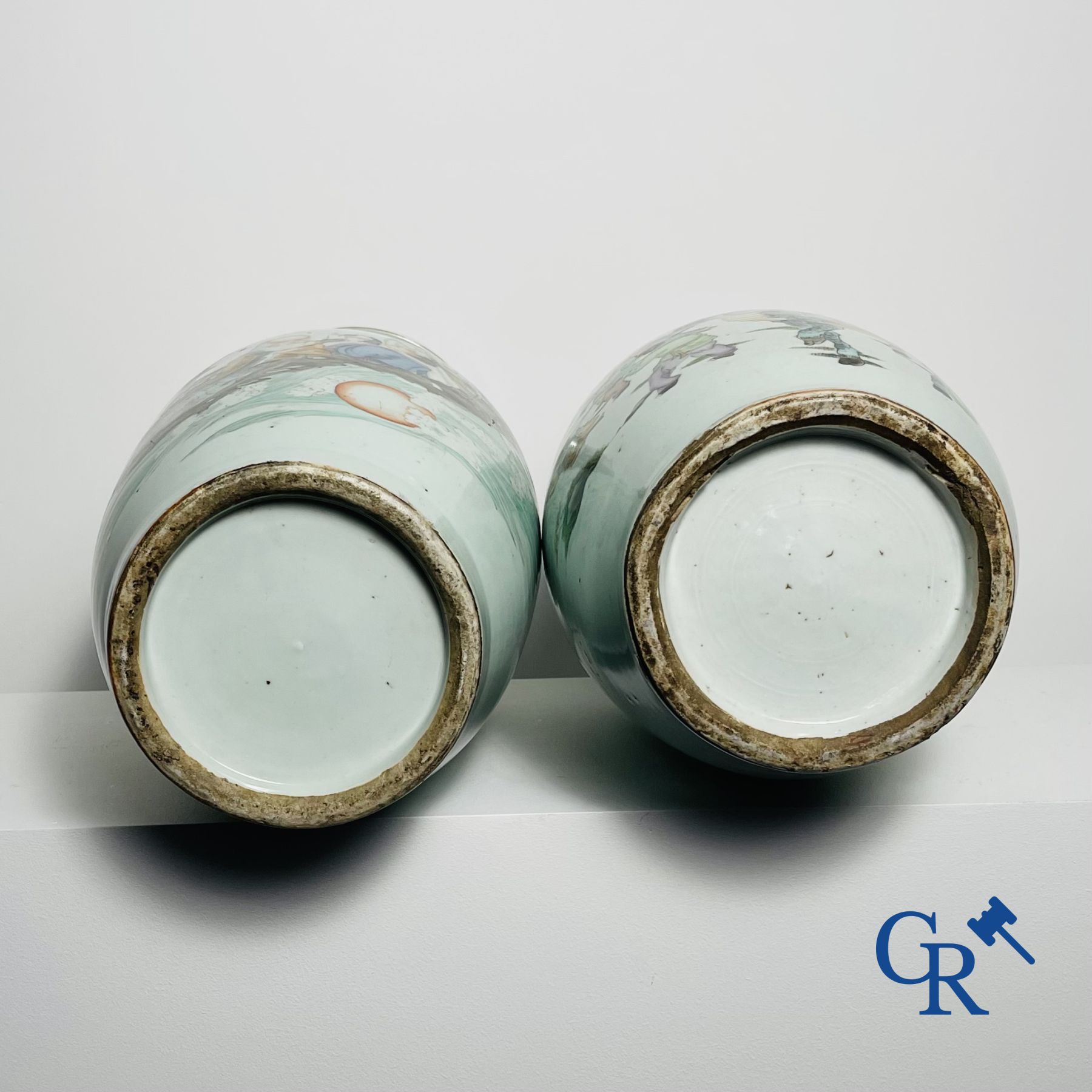 Chinees Porselein: 2 Chinese vazen republiek periode.